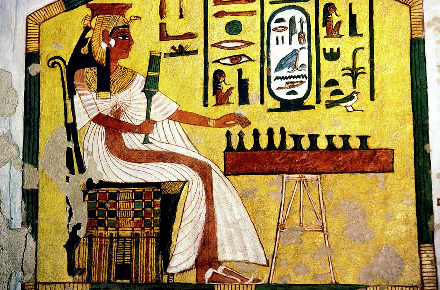 Queen Nefertari Playing Senet Photograph by Patrick Landmann/science Photo Library