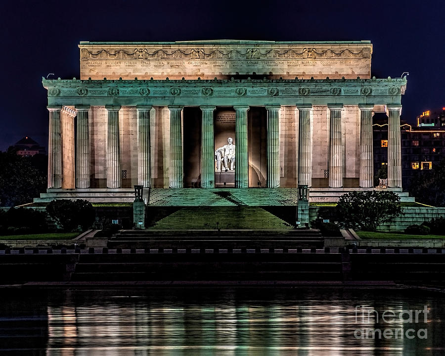 Quiet Night at the Lincoln Memorial Photograph by Nick Zelinsky Jr