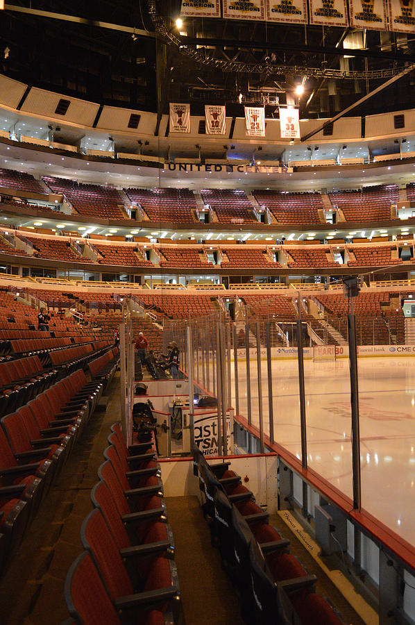 Quite Time Chicago United Center Before The Gates Open Vertical Photograph by Thomas Woolworth