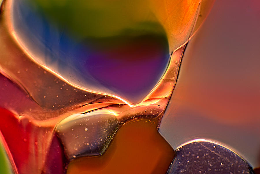 Abstract Photograph - Rainbow Emperor by Omaste Witkowski