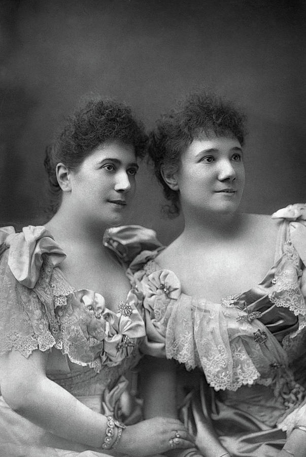 Ravogli Sisters, C1894 Photograph by Granger