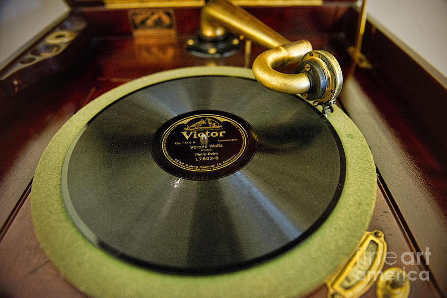 RCA Victor Talking Machine Photograph by David Arment