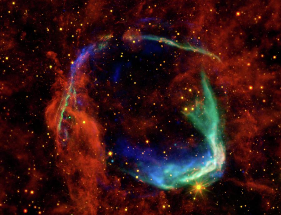 Rcw 86 Supernova Remnant Photograph by Nasa/jpl-caltech/b. Williams (ncsu)/science Photo Library