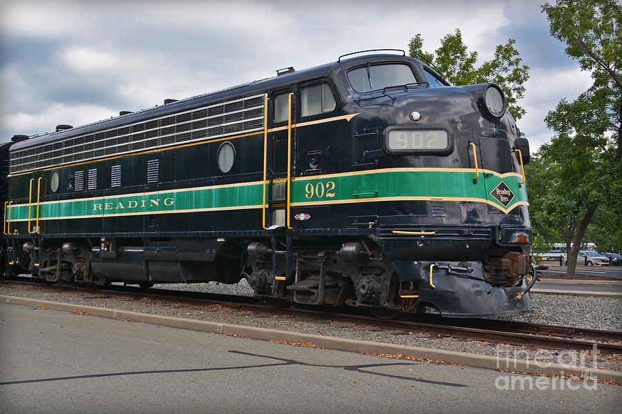 Transportation Photograph - Reading 902 by Gary Keesler