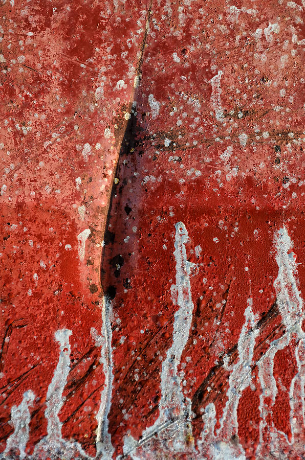 Abstract Photograph - Red Abstraction 1 by Tom Druin