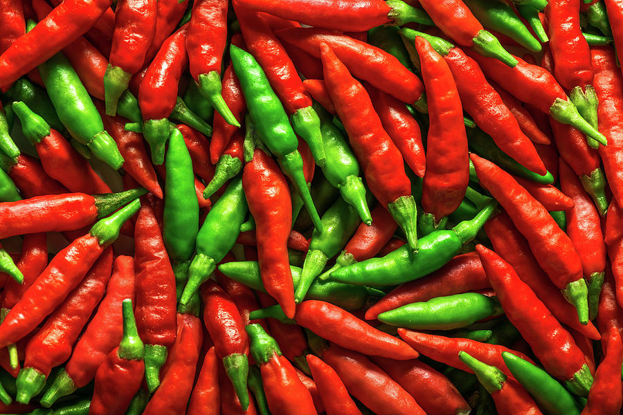 Red And Green Chilli Peppers Photograph by Ktsdesign/science Photo Library