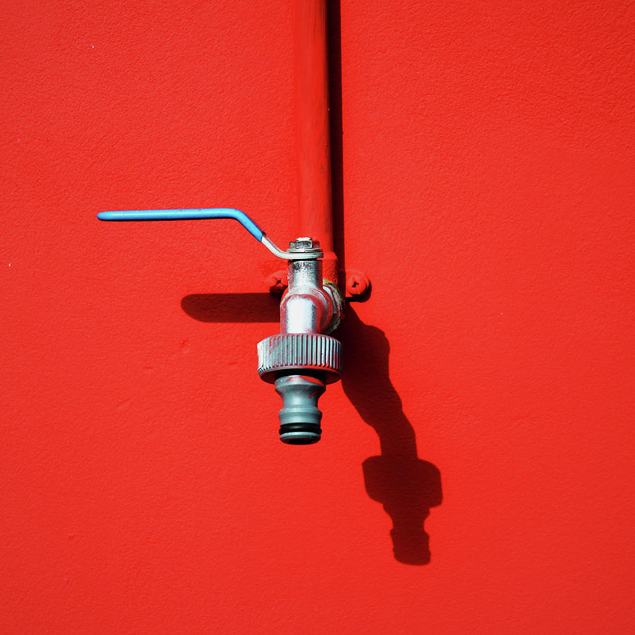 Red And Tap Photograph by Saulgranda
