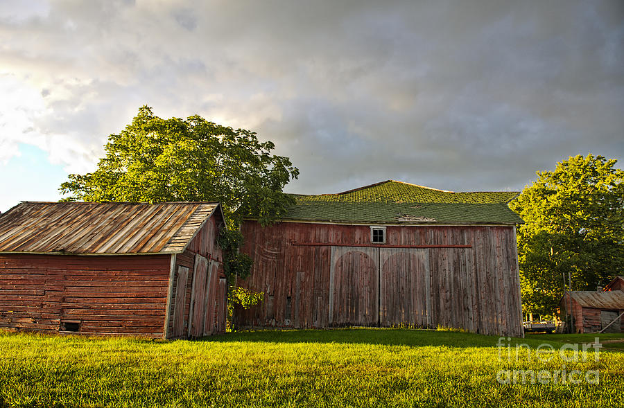 Red Barn at Dusk Photograph by David Arment