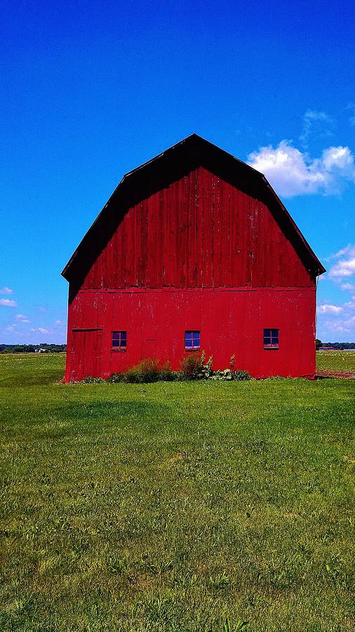 Red Barn  Photograph by Daniel Thompson