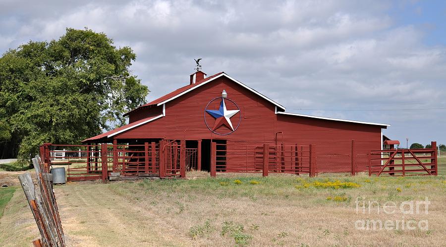 Red Barn with Star Photograph by Fred Phipps - Fine Art America