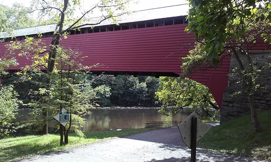 Bridge Photograph - Red Bridge at Grings Mill by Lesley Wood