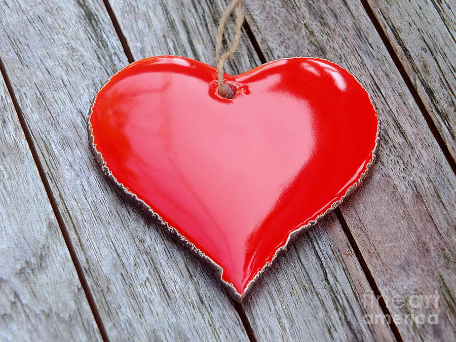 Red heart Photograph by Claudia Holzmann - Fine Art America