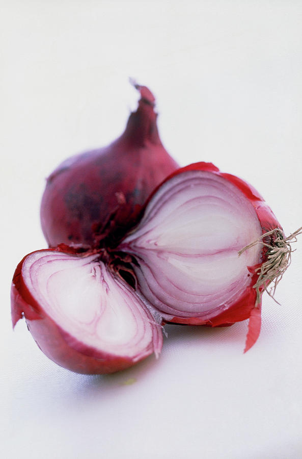 Red Onions Photograph by William Lingwood/science Photo Library