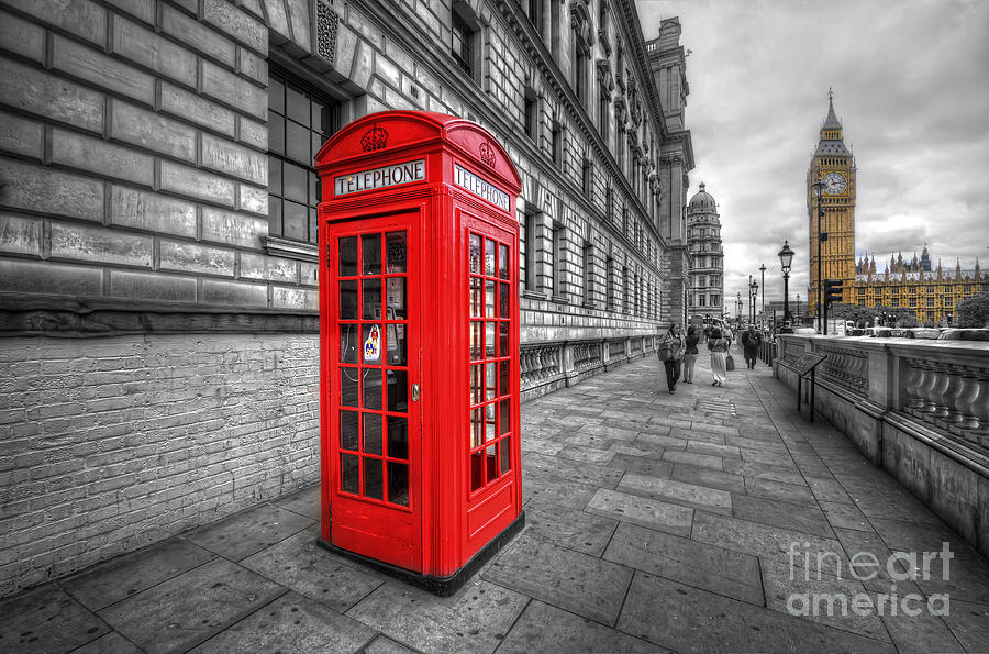 Red Phone Box And Big Ben Photograph by Yhun Suarez