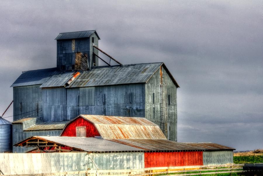 Red Shed And Elevator 14096 Photograph