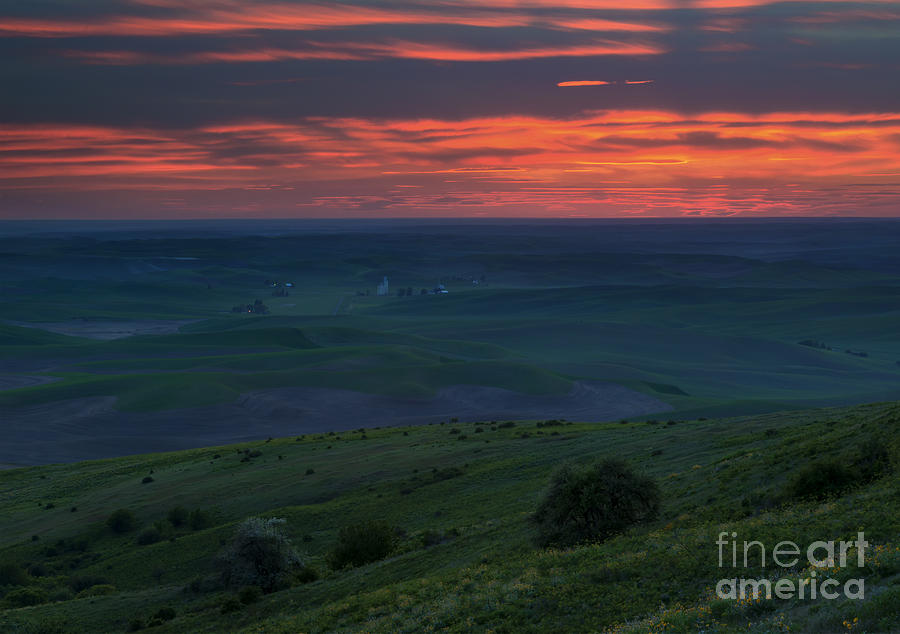 Red skies over the Palouse Photograph by Michael Dawson
