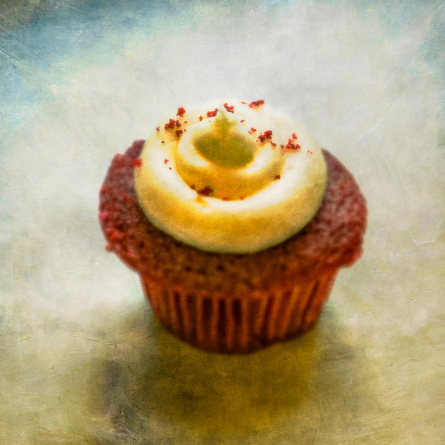 Red Velvet Cupcake Photograph by YoPedro