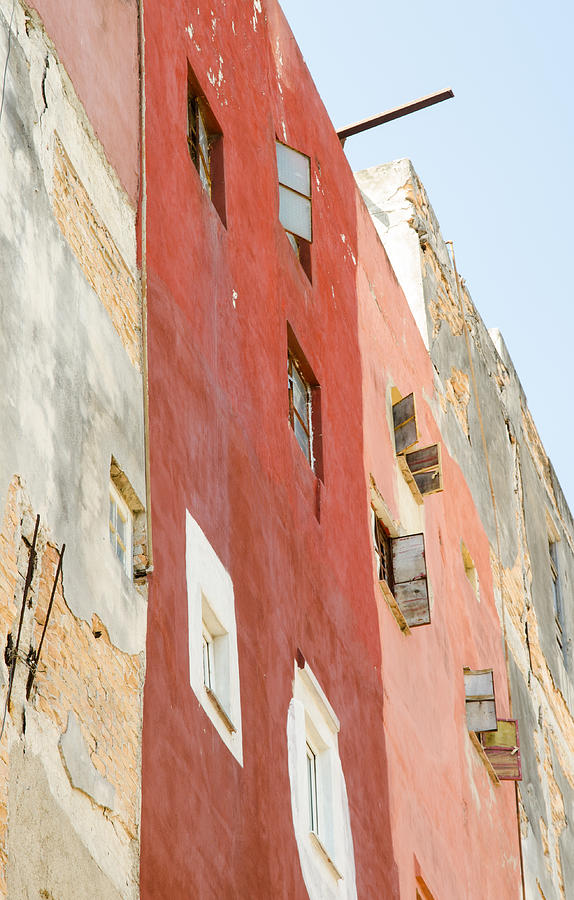 Architecture Photograph - Red Wall in Havana Cuba by Rob Huntley