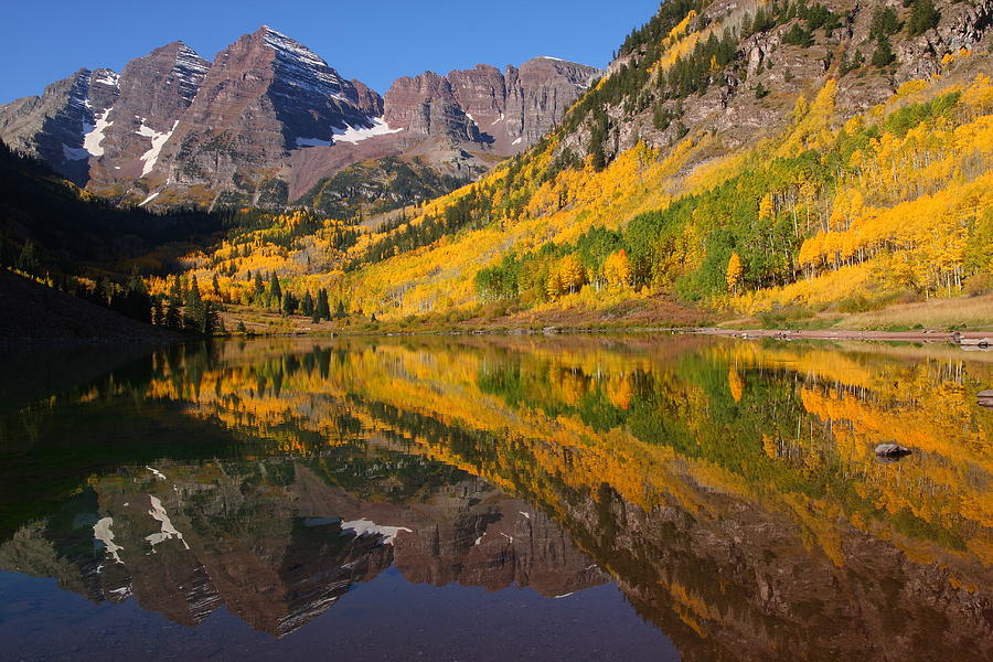 Reflection of Maroon Bells during autumn Photograph by Jetson Nguyen