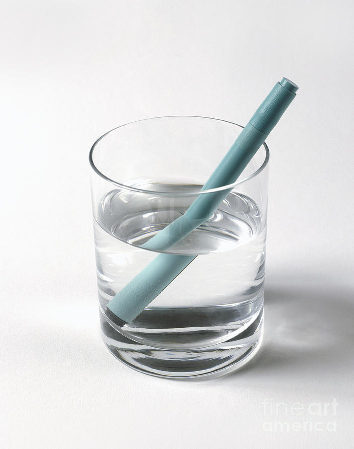 Bend Photograph - Refraction Pen In Glass Of Water by Stephen Oliver / Dorling Kindersley