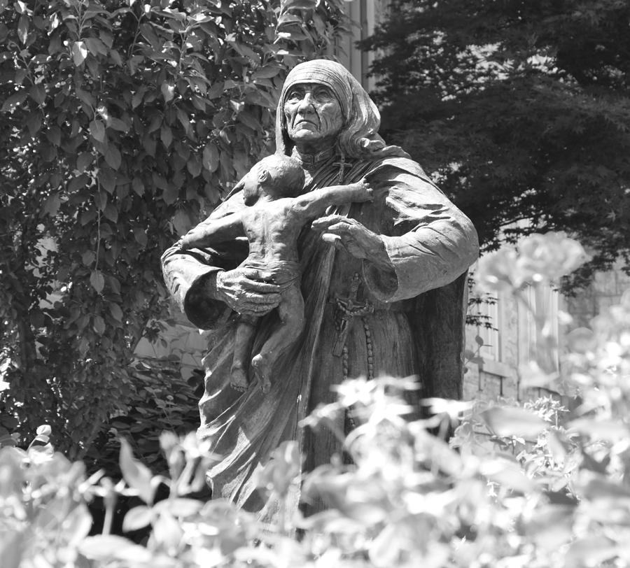 Remembering Mother Teresa Photograph by J Laughlin