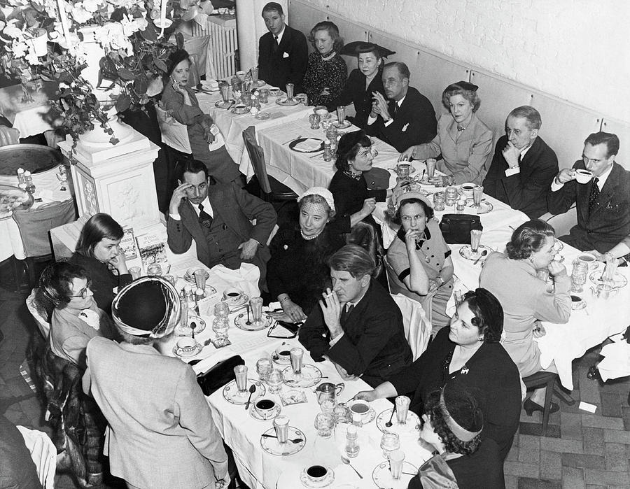 Restaurant Luncheon Photograph by Underwood Archives