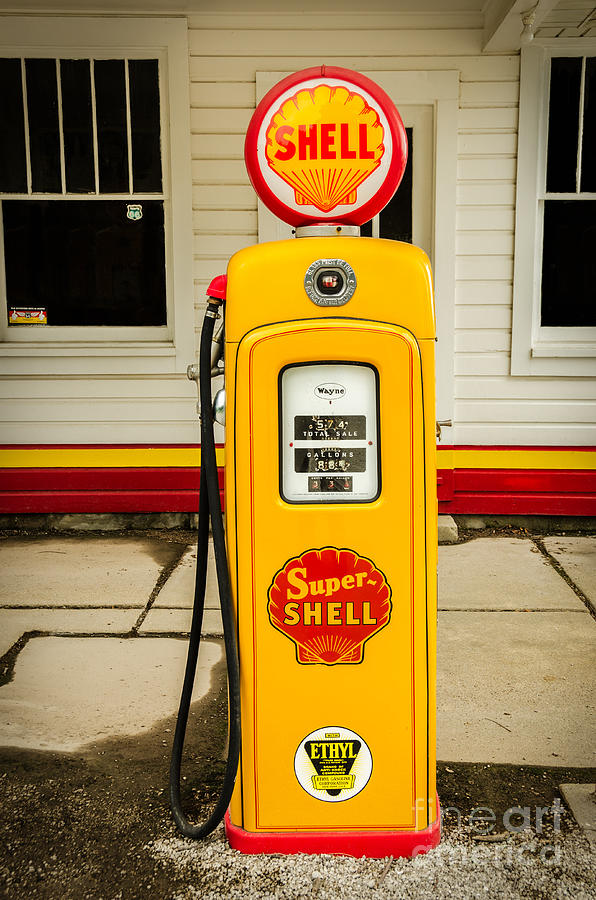Restored Shell Pump on Route 66 Photograph by Sue Smith