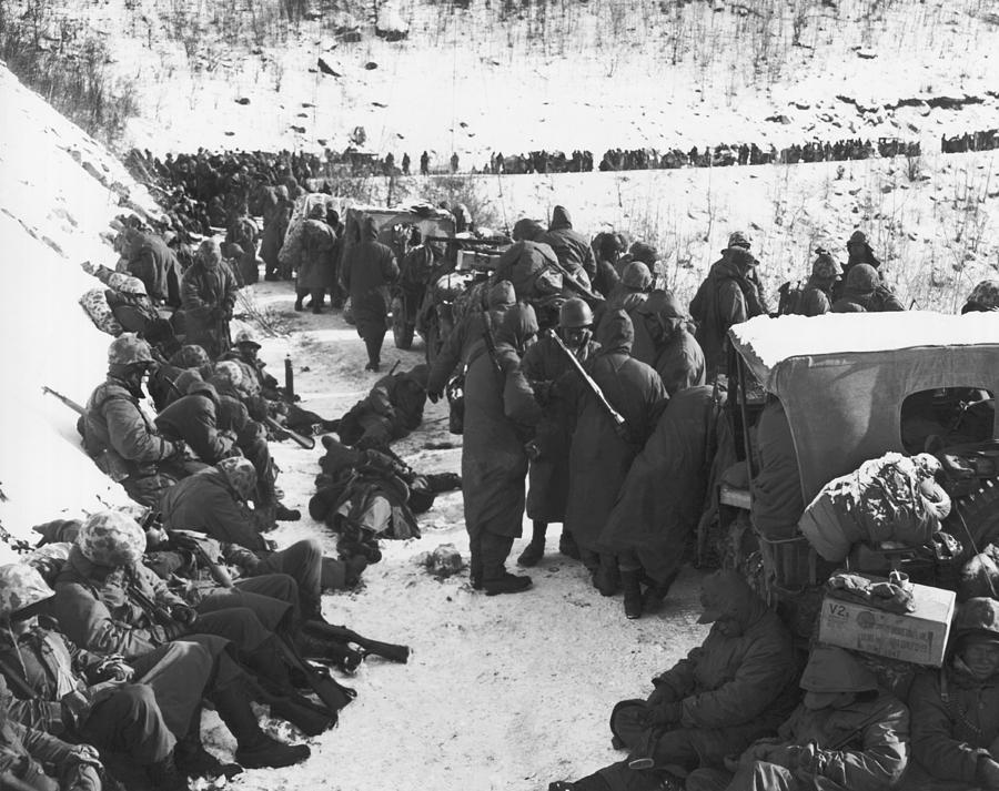 Black And White Photograph - Retreat From Chosin Reservoir by Underwood Archives