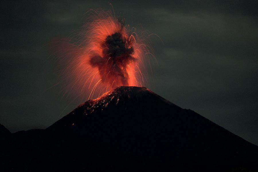 Reventador Volcano Erupting Photograph by Sinclair Stammers/science Photo Library