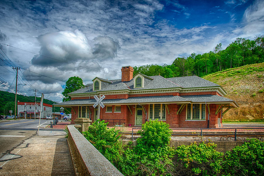 Ridgway Depot 3511 in HDR Photograph by Guy Whiteley
