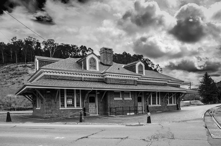 Ridgway Depot 3518b Photograph by Guy Whiteley