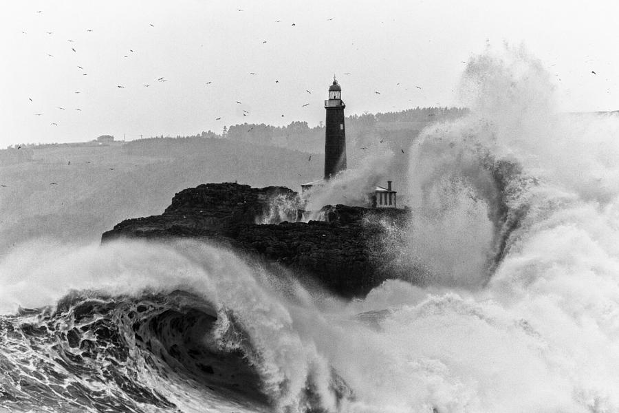 Lighthouse Photograph - Ripple by Jesus Concepcion