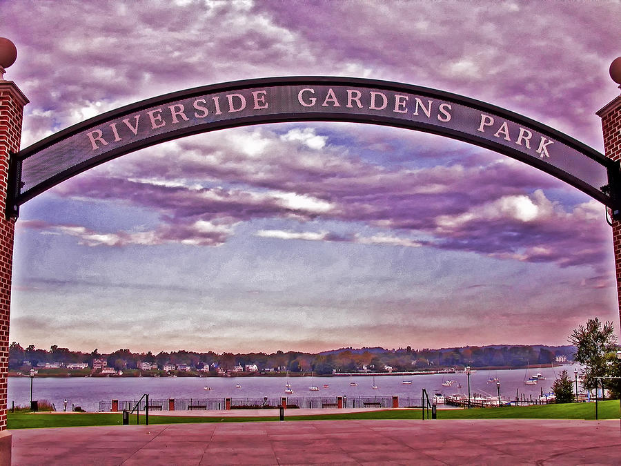 Riverside Gardens Park Arch Photograph by Gary Slawsky