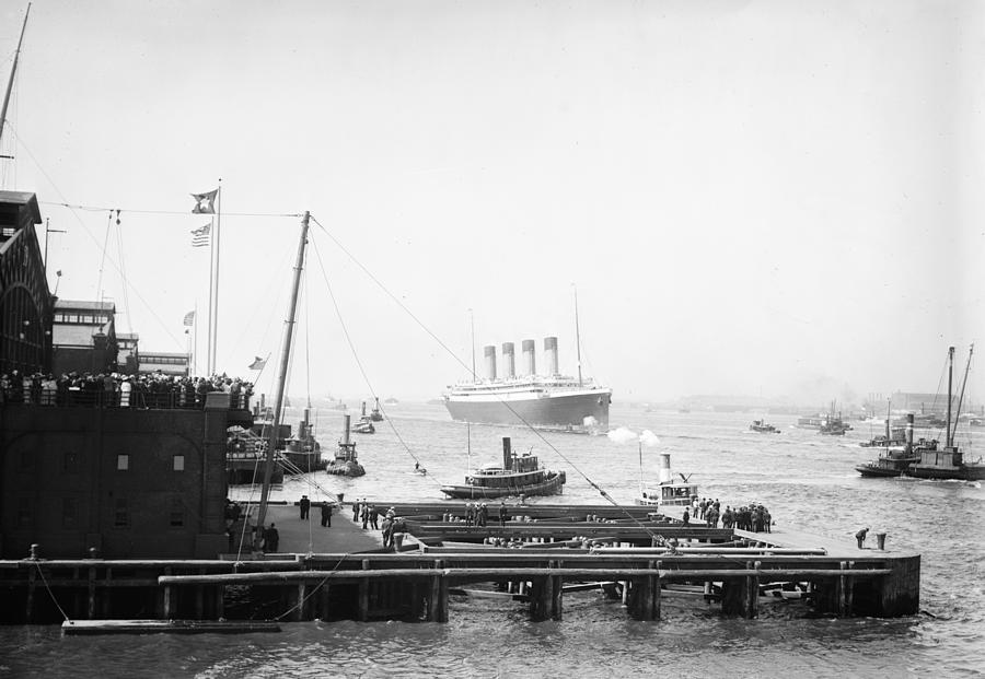 Rms Olympic, 1911 Photograph by Granger