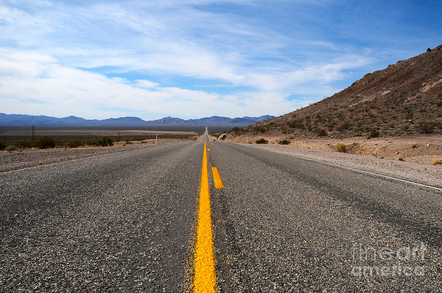 Road To Death Valley Photograph by Les Palenik