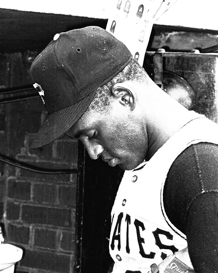 Roberto Clemente Photograph by Retro Images Archive