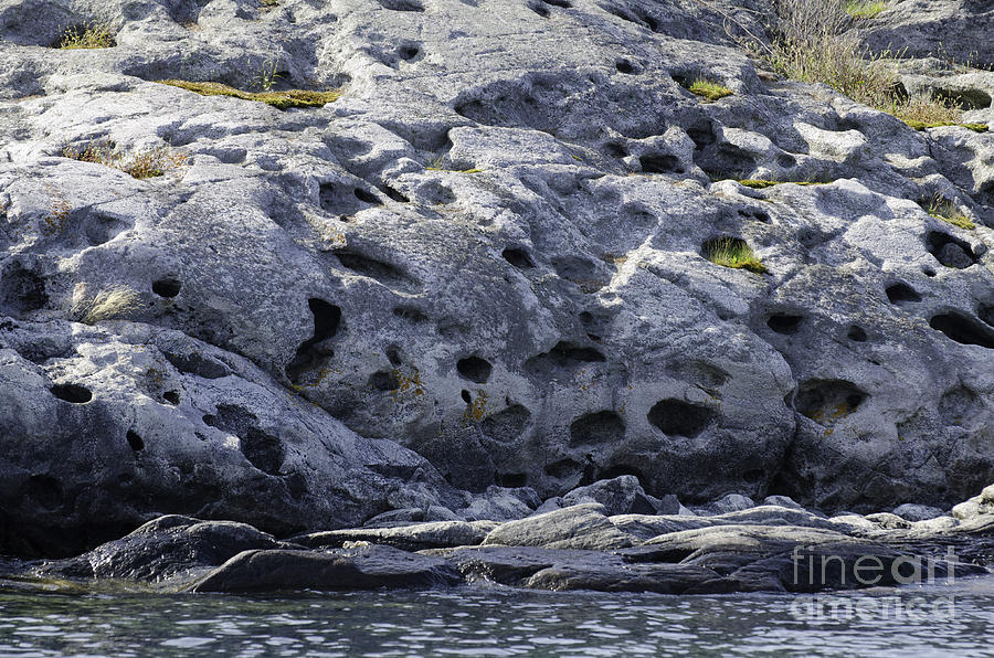 Rocks with holes Photograph by Les Palenik