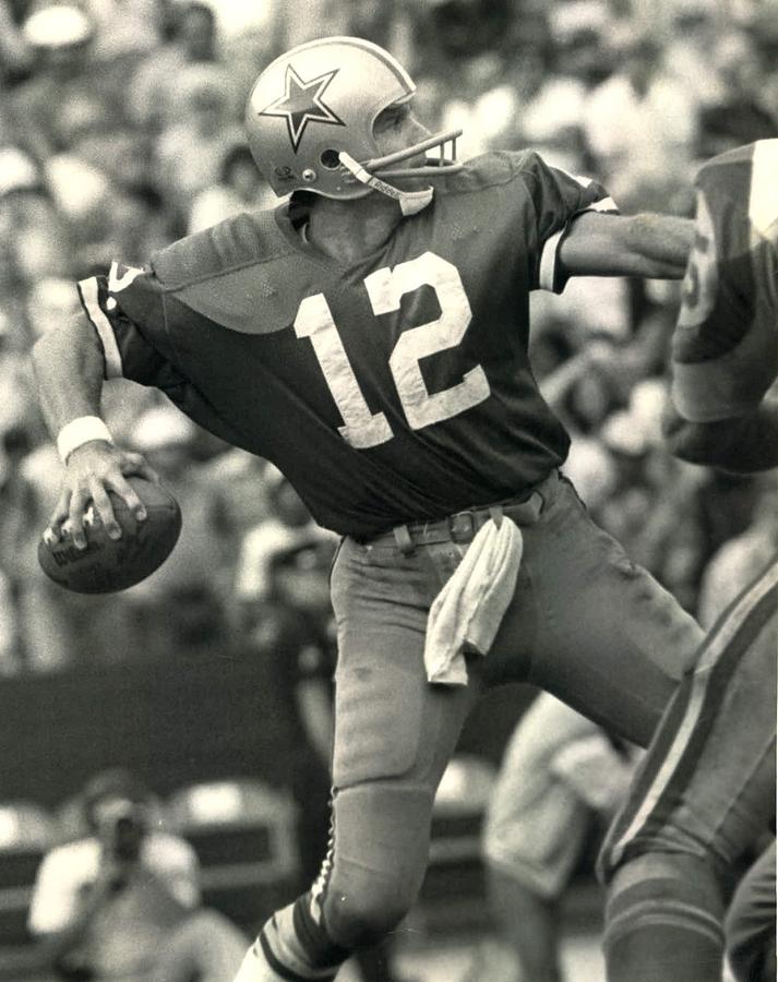 Football Photograph - Roger Staubach Vintage NFL Poster by Gianfranco Weiss