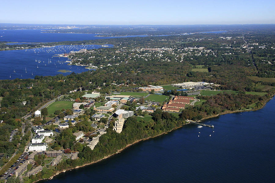 Roger Williams University, Bristol Photograph by Dave Cleaveland - Pixels