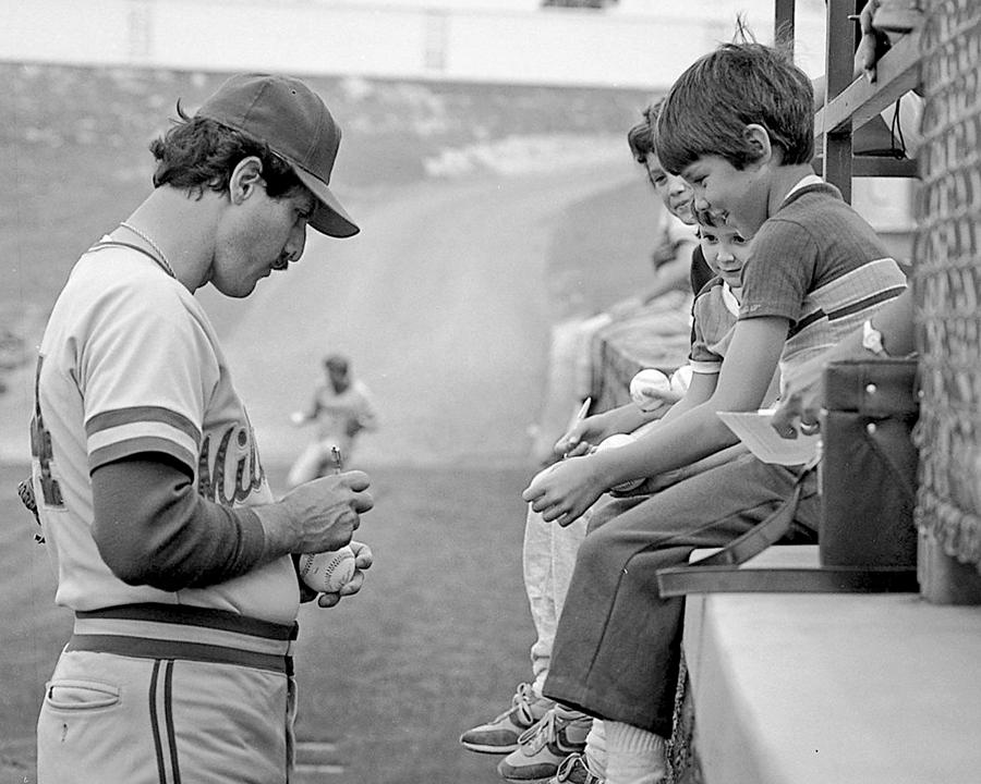 Rollie Fingers Photograph by Jim Painter