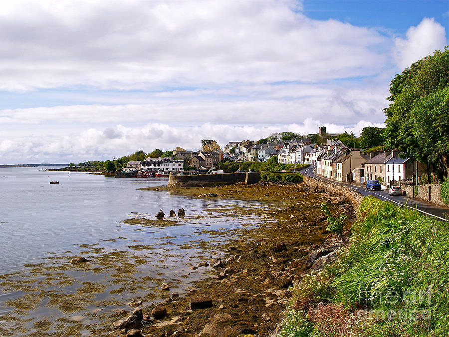 Nature Photograph - Roundstone by Alex Cassels