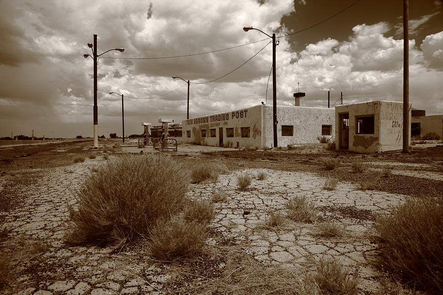 Route 66 - Twin Arrows Trading Post Photograph by Frank Romeo