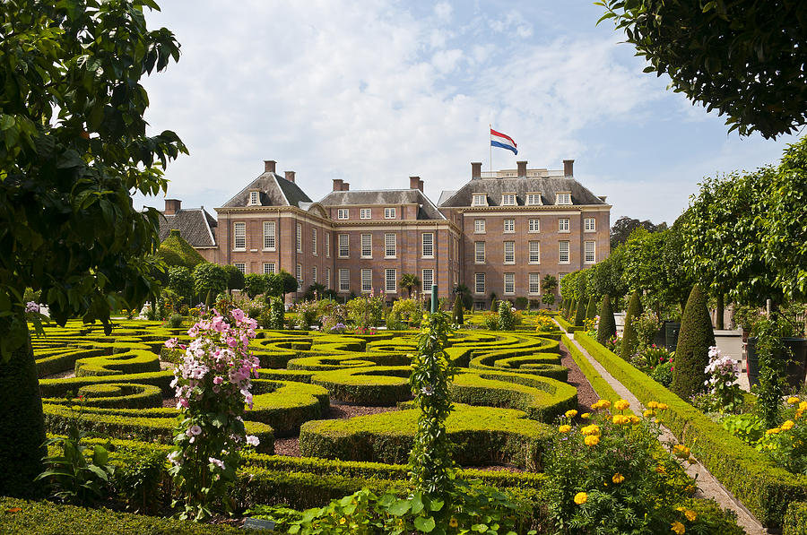 Royal Palace het Loo Photograph by JacobH