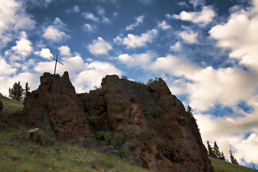 Mountain Photograph - Rugged Mountain Cross by Lana Trussell