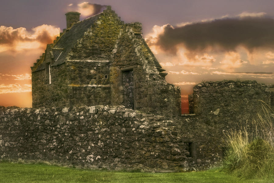 Ruins of Dunnottar Castle - Scotland - Stonehaven Photograph by Jason Politte