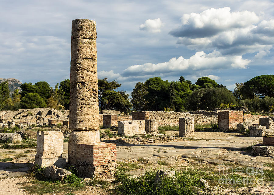 Greek Photograph - Ruins of Paestum by Prints of Italy