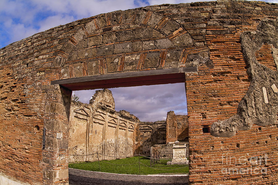 Ruins Of Pompeii, Italy Photograph by Bill Bachmann