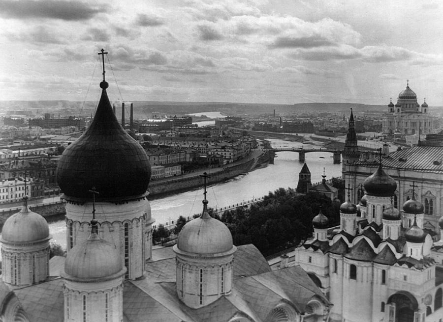 Russia Moscow, C1918 Photograph by Granger
