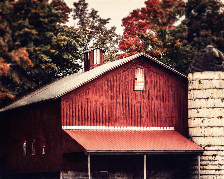 Nature Photograph - Rustic Red Barn in Pennsylvania by Lisa R
