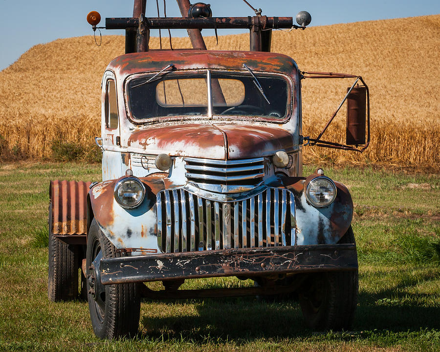 Truck Photograph - Rusty Tow Truck by William Krumpelman